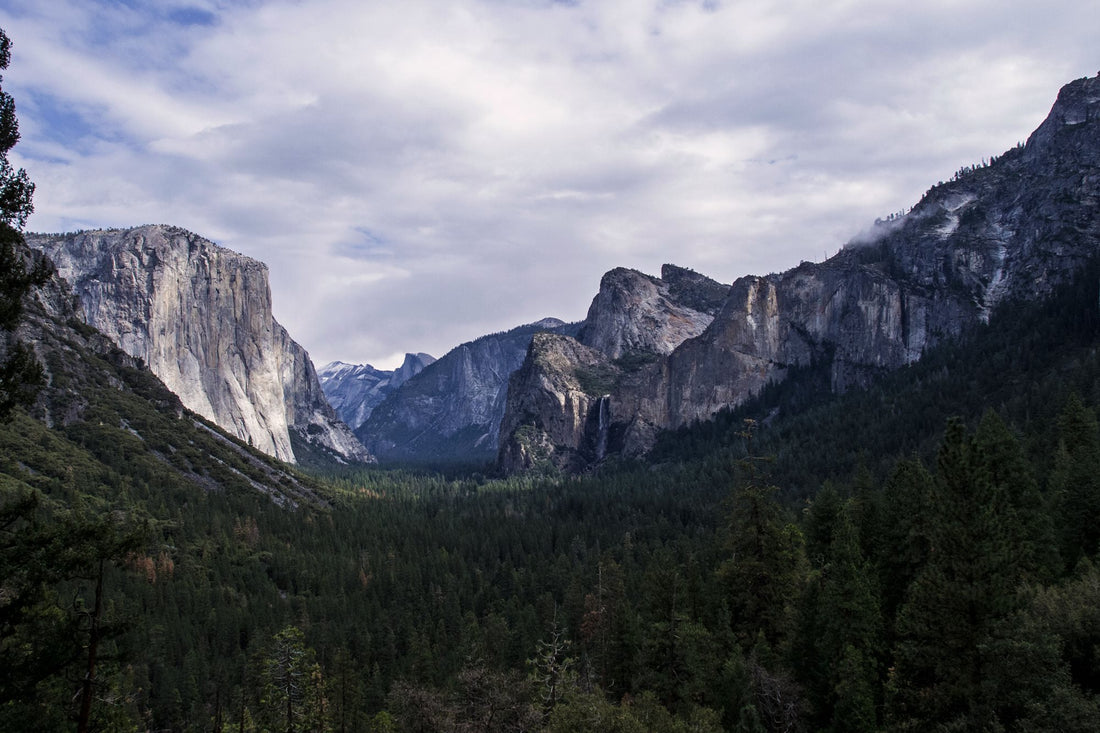 Glaciated valley with vertical cliffs seen from Tunnel View, Yosemite National Park, California. National Park Service photo.