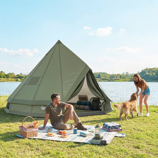 Winter camping teepee tent in army green with reinforced flue port